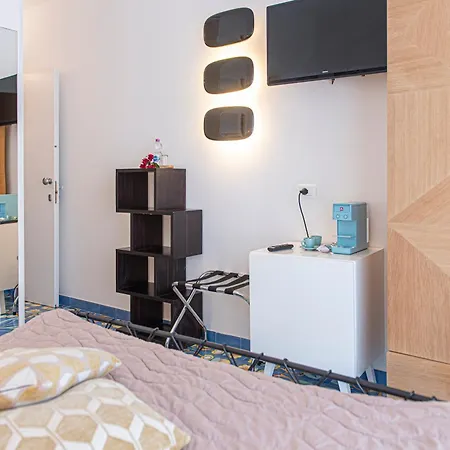 Le Bateau Bleu Adults Only 12