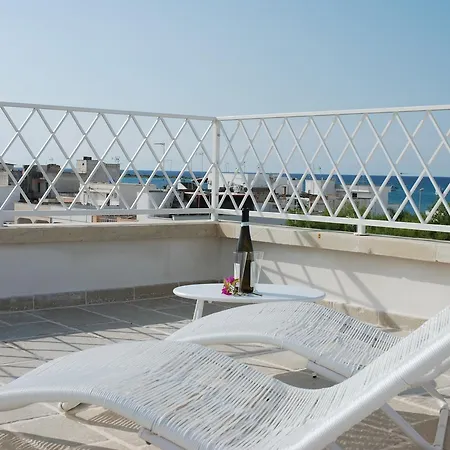 Le Bateau Bleu Adults Only 12 4*