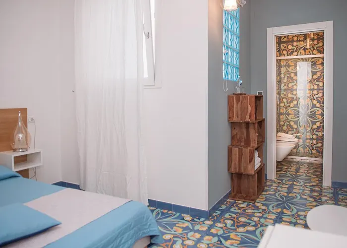 Couette-café Le Bateau Bleu 4*