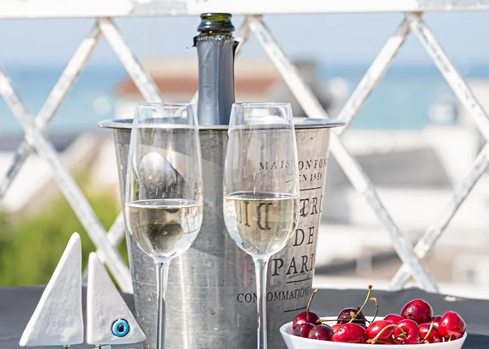 Couette-café Le Bateau Bleu 4*