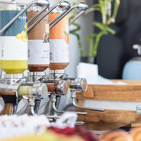 Le Bateau Bleu Adults Only 12 Bed & Breakfast