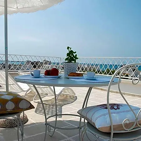 Le Bateau Bleu (adults Only) Bed & Breakfast