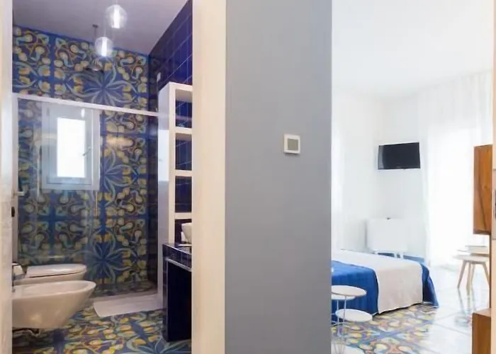 Le Bateau Bleu Adults Only 12